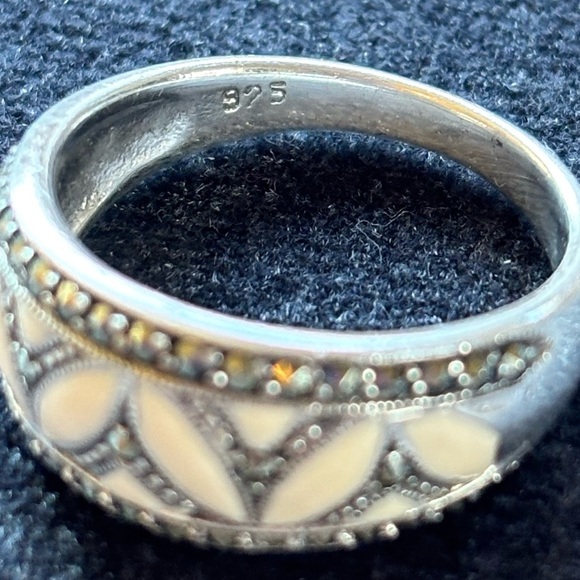 Vintage Sterling Silver 925 Marcasite & Enamel Dome Ring - Picture 6 of 9